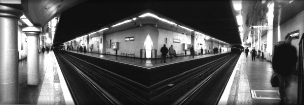 Metro (Louvre Rivoli)